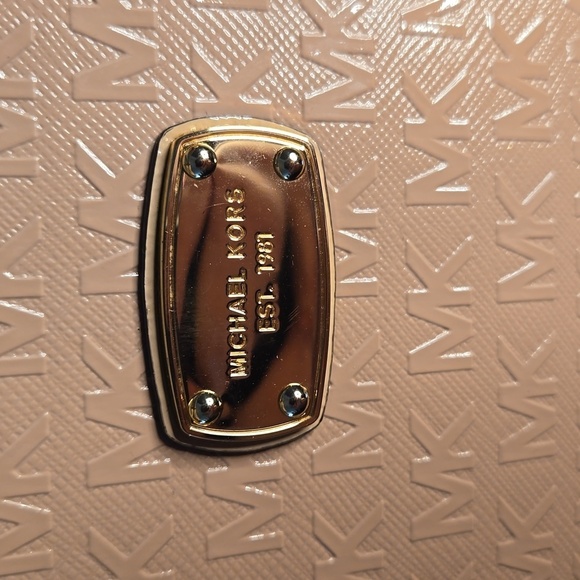 Michael Kors Oyster Cindy Domed Zip MK Embossed Satchel Bag - Picture 2 of 7